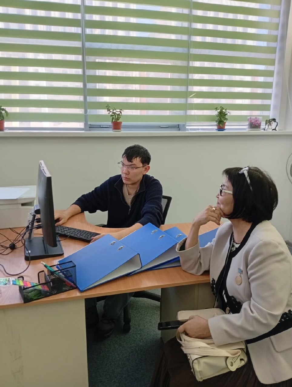 Гражданский центр НПО Жетысу регулярно проводит онлайн и офлайн консультации для НПО.