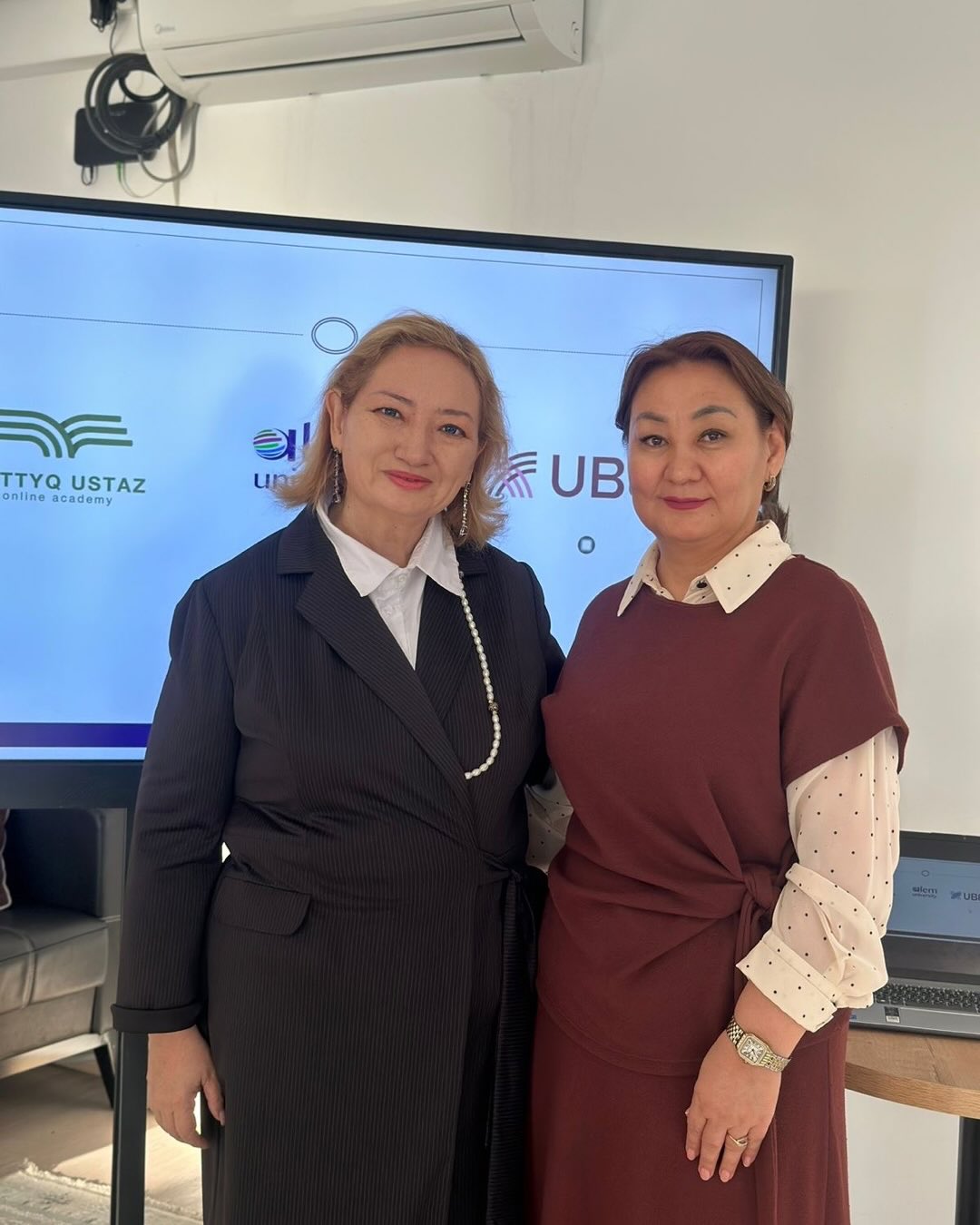 Бүгін стратег-сарапшы Гүлмира Қорғанбаева депутаттар мен қоғамдық кеңес мүшелеріне өңірлік даму тақырыбында тренинг өткізді.