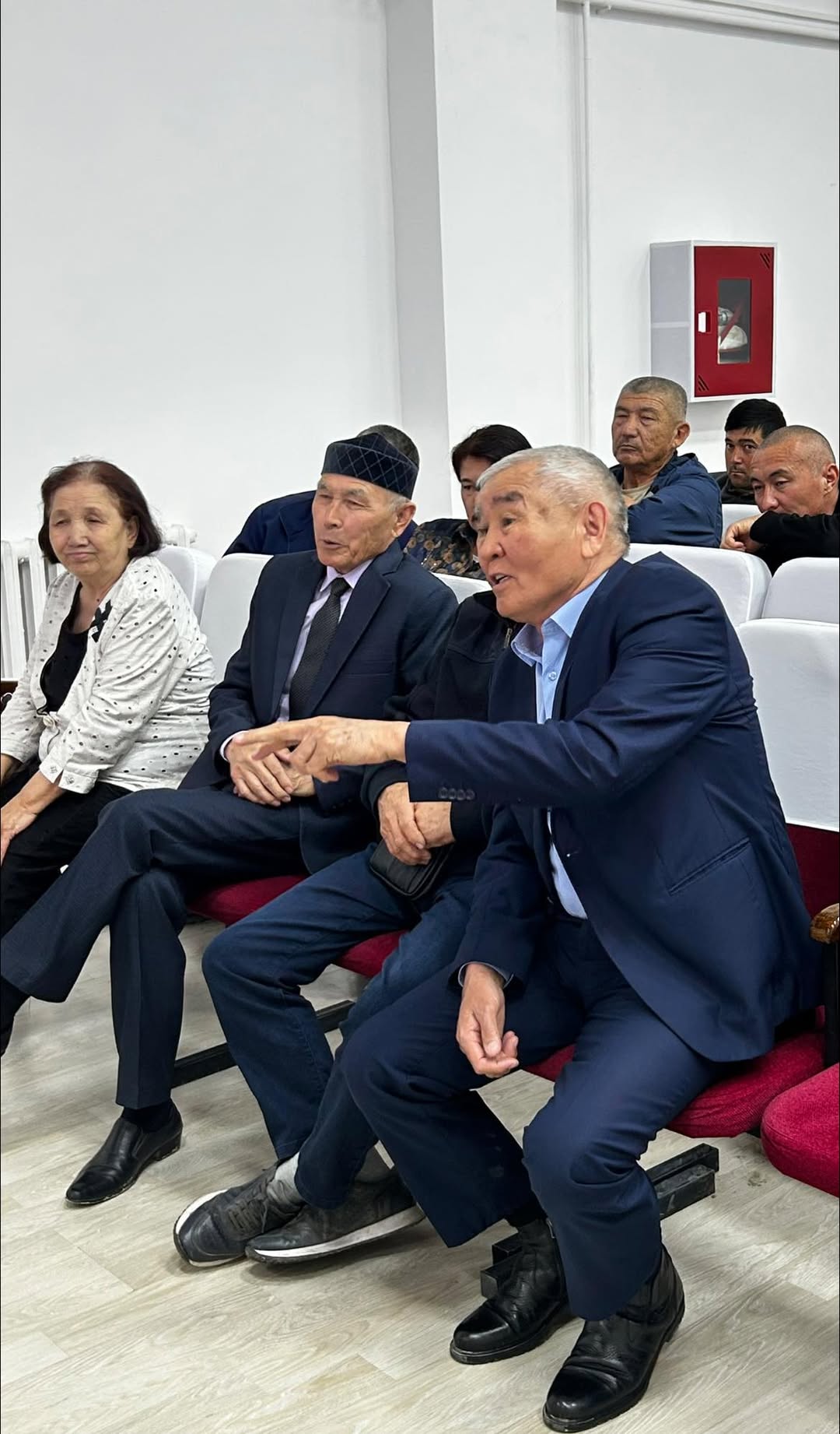 Сегодня члены областного Гражданского Альянса в рамках программы действий «Quraq» провели содержательную встречу с представителями местного сообщества в Талсуатском сельском округе.