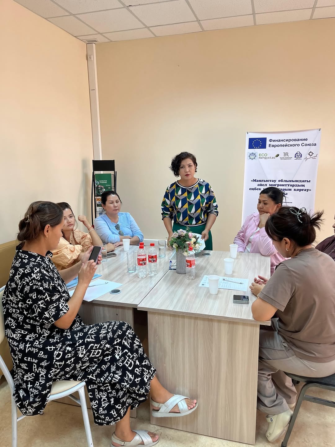 Маңғыстау облысының Азаматтық альянсы әйел мигранттардың еңбек құқықтарын қорғау бойынша жұмысты жалғастыруда. Жоба аясында әйел мигранттармен тікелей жұмыс істейтін Мұнайлы ауданының кәсіпкерлерімен фокус-топтық дискуссия өткізілді.