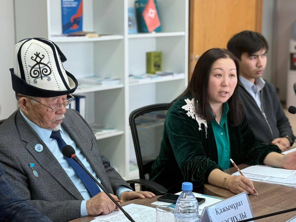 Председатель Комитета по социально-культурному развитию и науке Сената Нурторе Жусип принял участие в заседании дискуссионного клуба «Ұстаным».