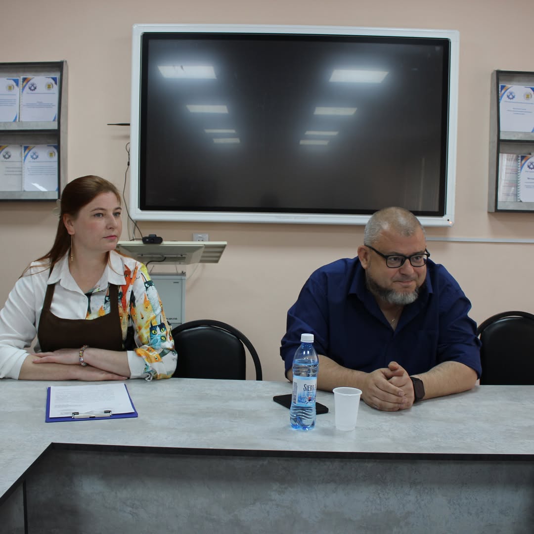 Қарағанды қаласы тұрғындарының діни сауаттылығын арттыру жобасын іске асыру аясында «Қарағанды агротехникалық колледжі» КМҚК педагогикалық құрамымен кездесу өтті.
