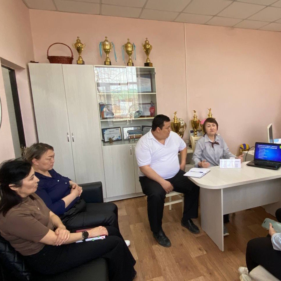 Шахтинск қаласының Мәдениет, тілдерді дамыту, дене шынықтыру және спорт бөлімі коррупцияның алдын алу мәселелеріне арналған кездесу өткізді.