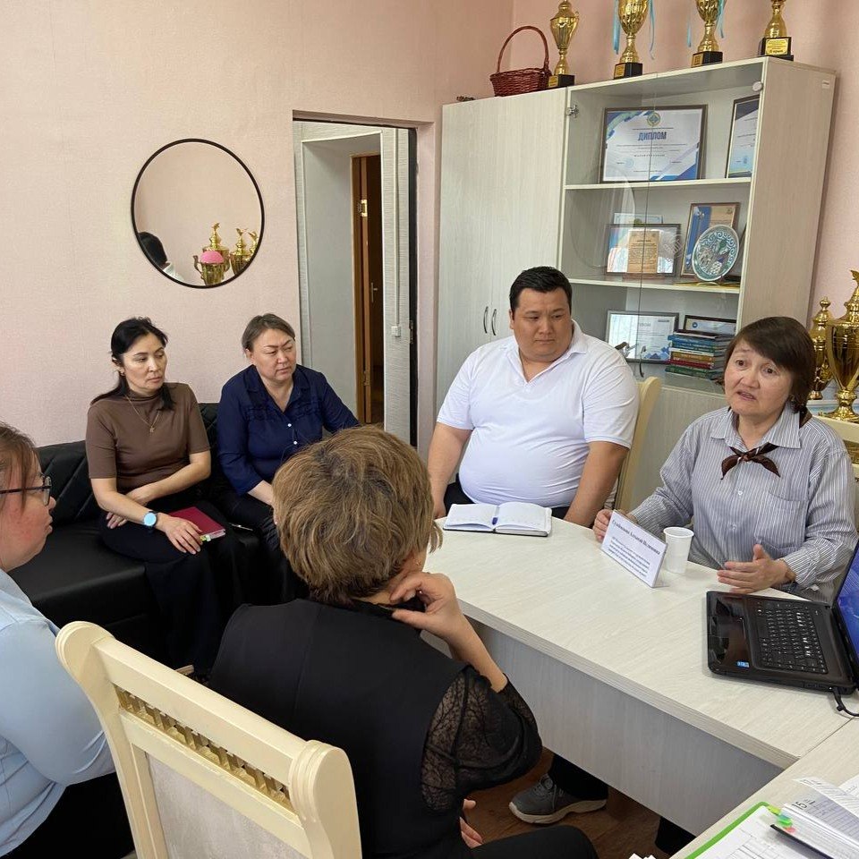 Шахтинск қаласының Мәдениет, тілдерді дамыту, дене шынықтыру және спорт бөлімі коррупцияның алдын алу мәселелеріне арналған кездесу өткізді.