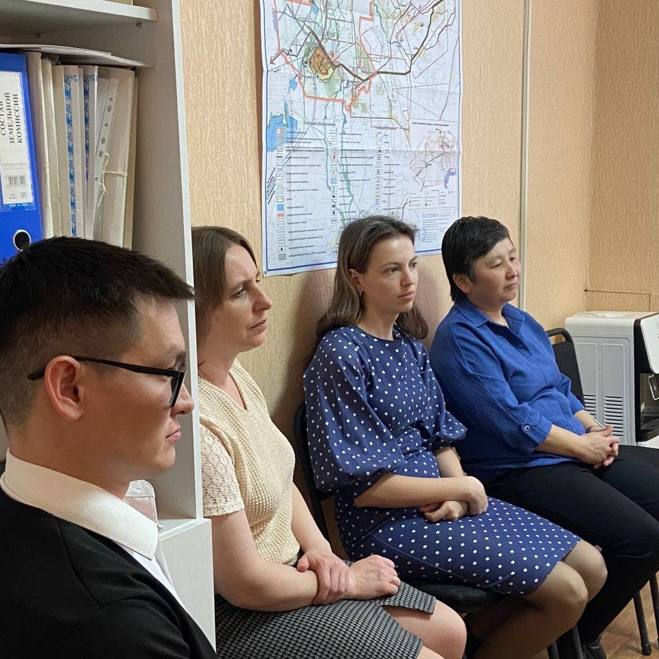 Шахтинск қаласының Жер қатынастары, сәулет және қала құрылысы бөлімінде сыбайлас жемқорлықтың алдын алу мәселелеріне арналған ақпараттық-ағартушылық кездесу өтті.