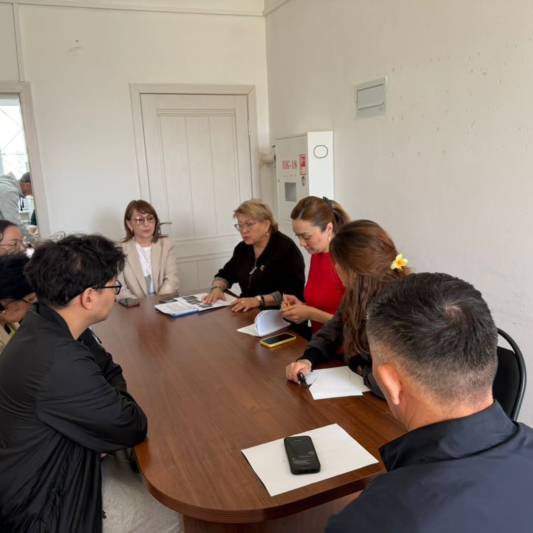 «Қарағанды қаласы тұрғындарының діни сауаттылығын арттыру жөніндегі ақпараттық-түсіндіру тобының жұмысын ұйымдастыру» жобасы аясында Қарағанды облысының дене шынықтыру және спорт басқармасына қарасты «Жекпе-жек түрлері және спорттық-бұқаралық іс-шараларды өткізу жөніндегі спорт клубы» КММ жаттықтырушы-оқытушылар құрамымен кездесу өткізілді.