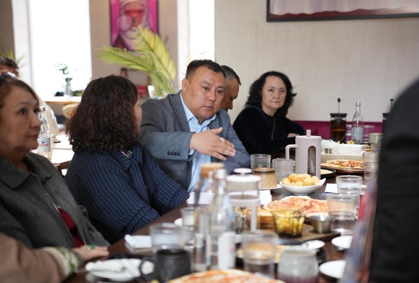 5 апреля 2026 года по инициативе Ассоциации «Гражданский Альянс Западно-Казахстанской области» состоялась важная встреча с заместителем акима области К.Е. Мендигалиевым.