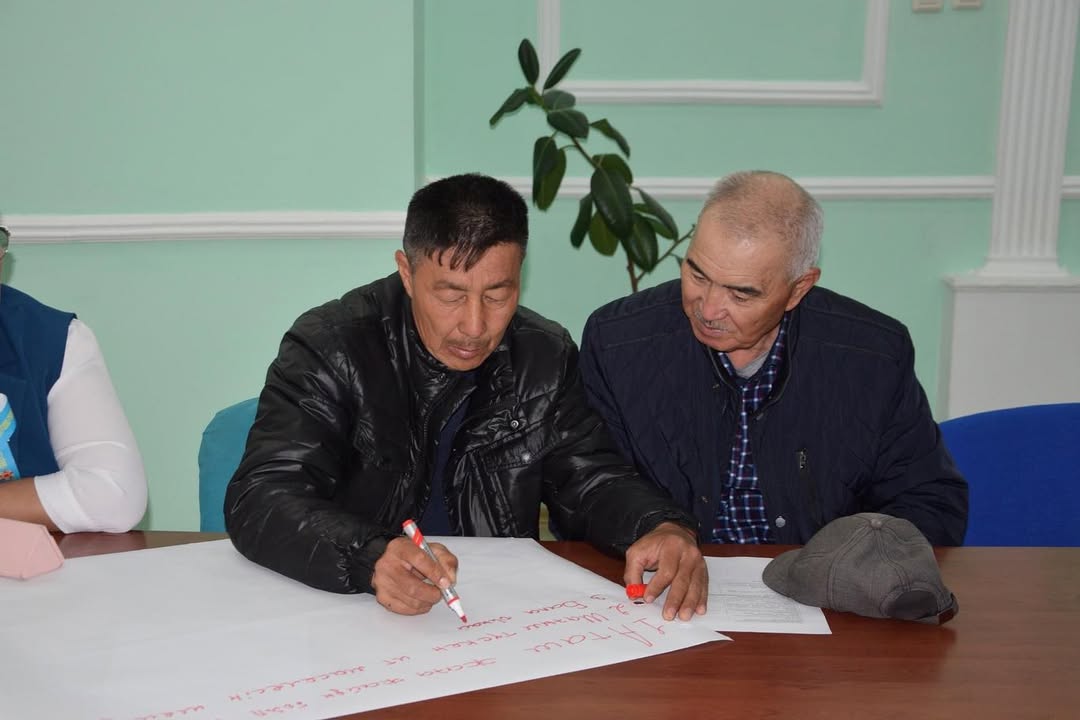 Түпқараған ауданында 2023 жылдың 5 мамырында өткен The World Cafe (Дүниежүзілік кафе) шарасында ауылдардың маңызды мәселелері талқыланды.