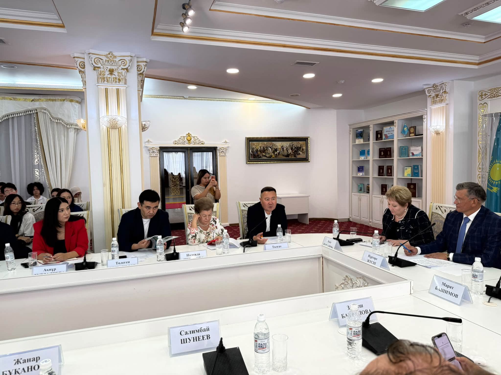 Today, a meeting of the “Ustanым” Discussion Club of the Civil Alliance of Kazakhstan was held on the topic “Kurultai in the Context of Political Reforms: Public Demand, Election Results and Development Prospects.”