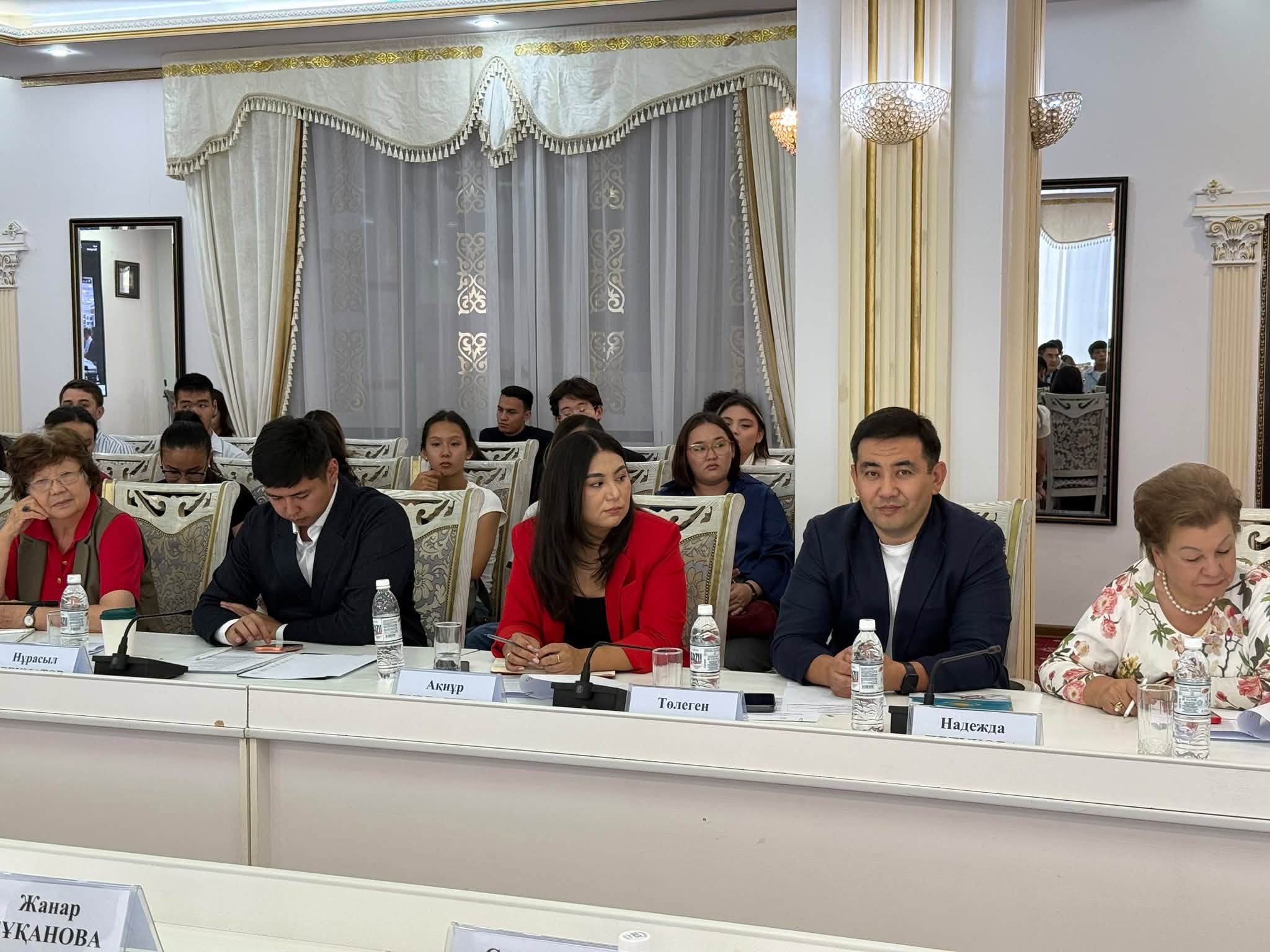 Today, a meeting of the “Ustanым” Discussion Club of the Civil Alliance of Kazakhstan was held on the topic “Kurultai in the Context of Political Reforms: Public Demand, Election Results and Development Prospects.”