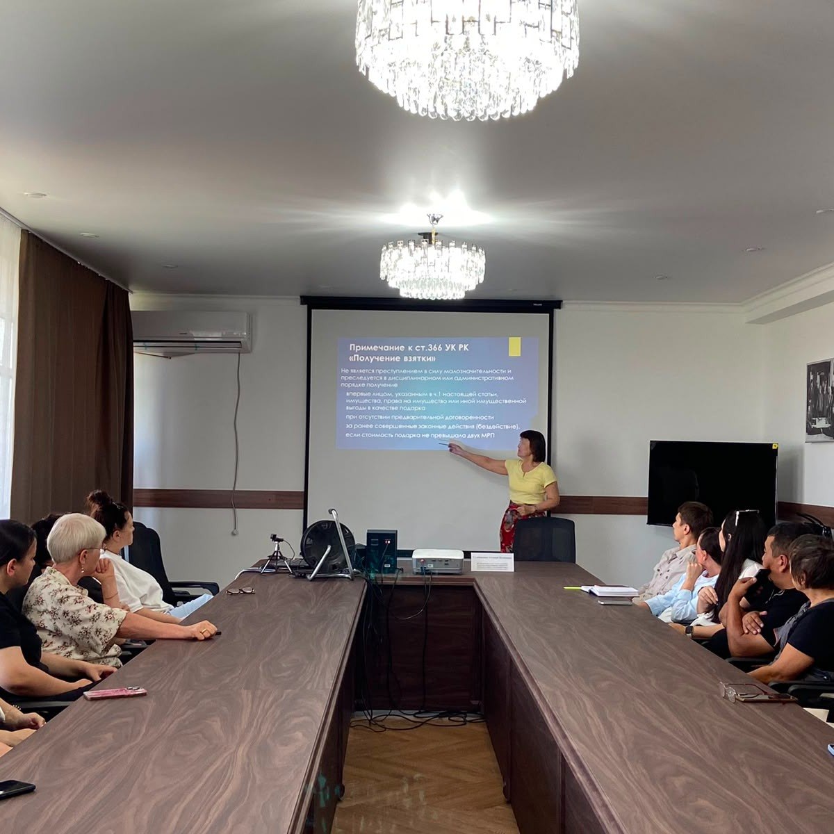 An informational and awareness-raising seminar was held at the Shakhtinskteploenergo LLP branch, focusing on corruption prevention, the development of legal culture, and the promotion of integrity in professional activities.