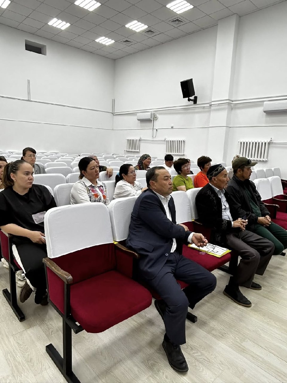 In Karauyltobe rural district, the population was only 1,300 in 2009, but today it has grown to nearly 3,000. This clearly demonstrates that favorable living conditions are being created in the village and that residents are receiving comprehensive support.