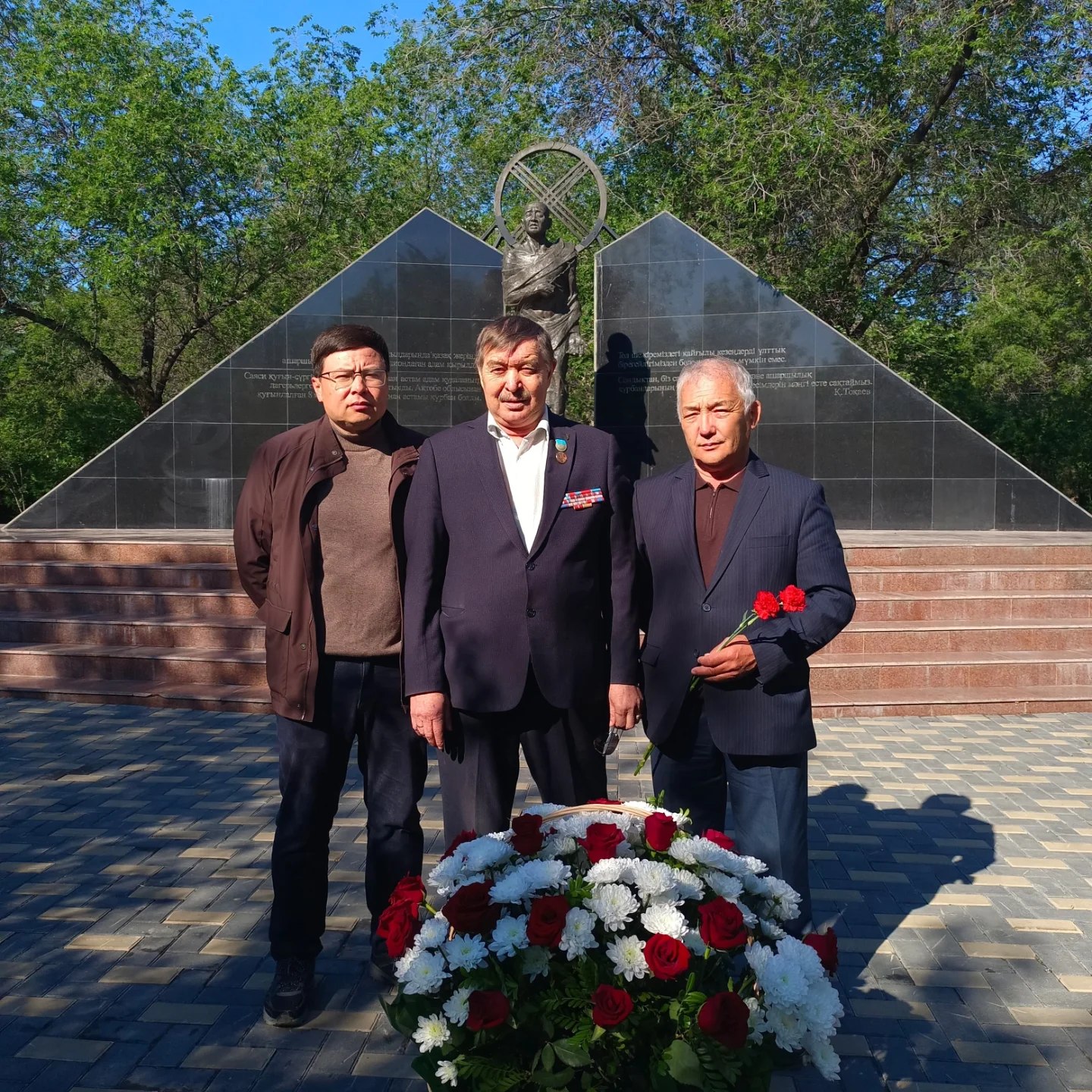 31 мая – День памяти жертв политических репрессий и голода.