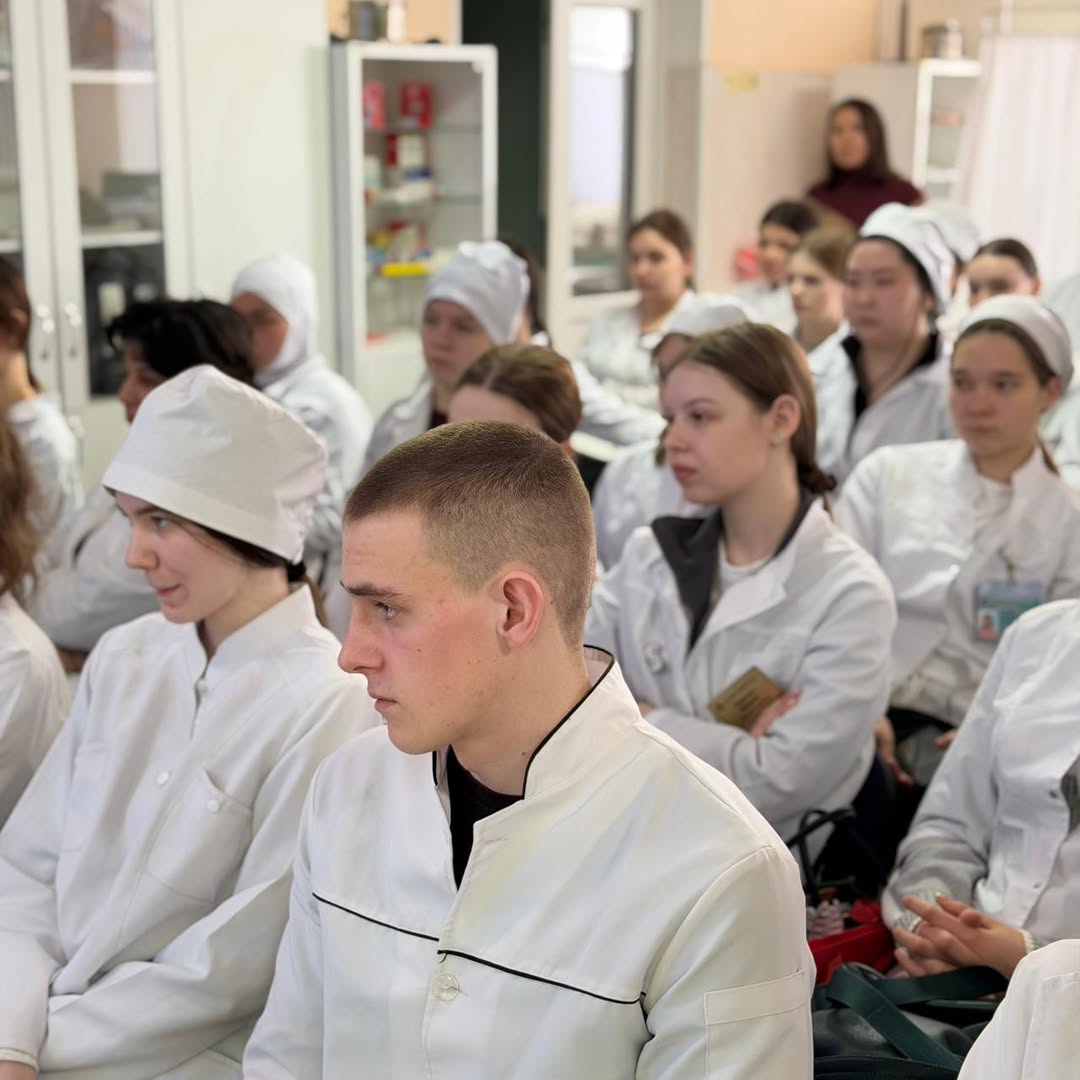 Қарағанды облыстық жоғары сестриндік колледжі студенттерімен кездесу