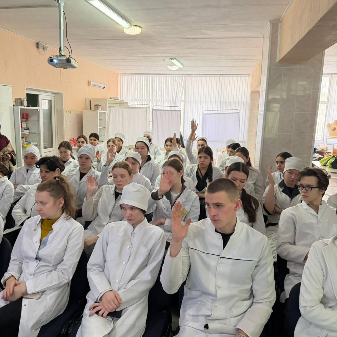 Қарағанды облыстық жоғары сестриндік колледжі студенттерімен кездесу