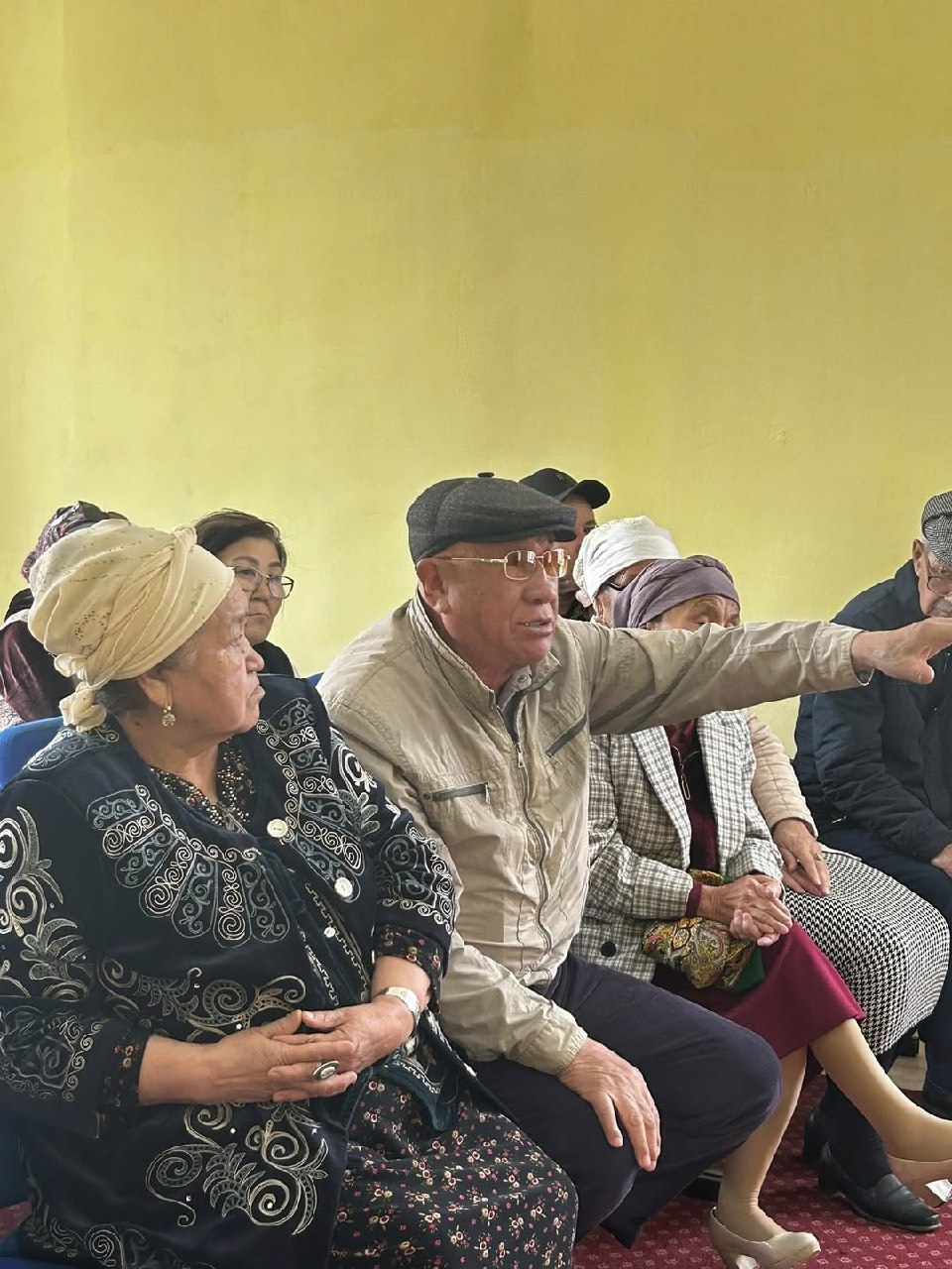In the Kyzylözek rural district, the meeting with members of the local community under the “Quraq” program has been concluded. Community members suggested strengthening awareness-raising efforts and organizing an information campaign among residents. Active citizens of this village, with a population of around 3,500, noted that such well-structured explanations help strengthen tax culture and create new opportunities for rural development.