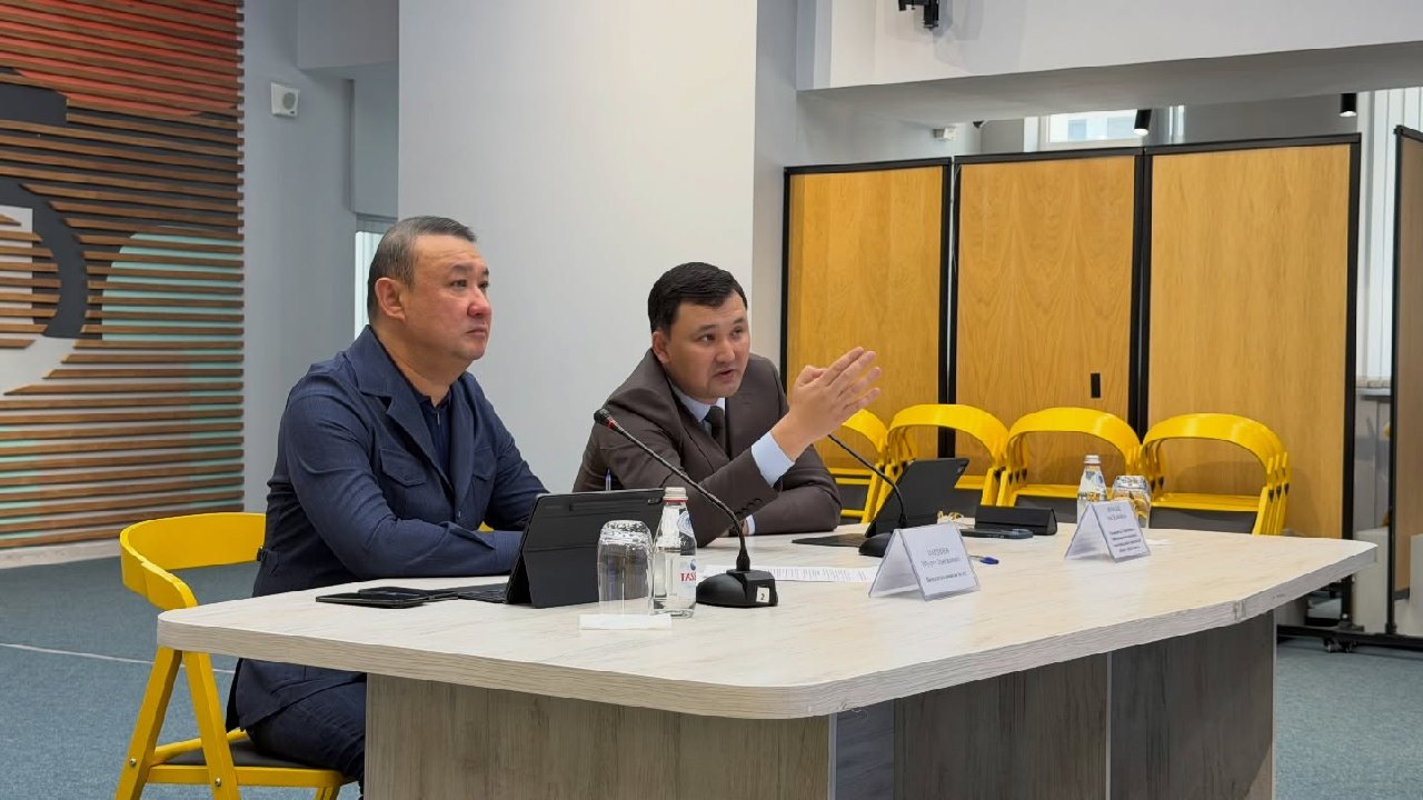 В соответствии с Законом Республики Казахстан «Об общественных советах» руководитель Управления по мобилизационной подготовке, территориальной и гражданской обороне города Алматы Ерик Жұмабай отчитался об итогах работы управления и дальнейших планах.