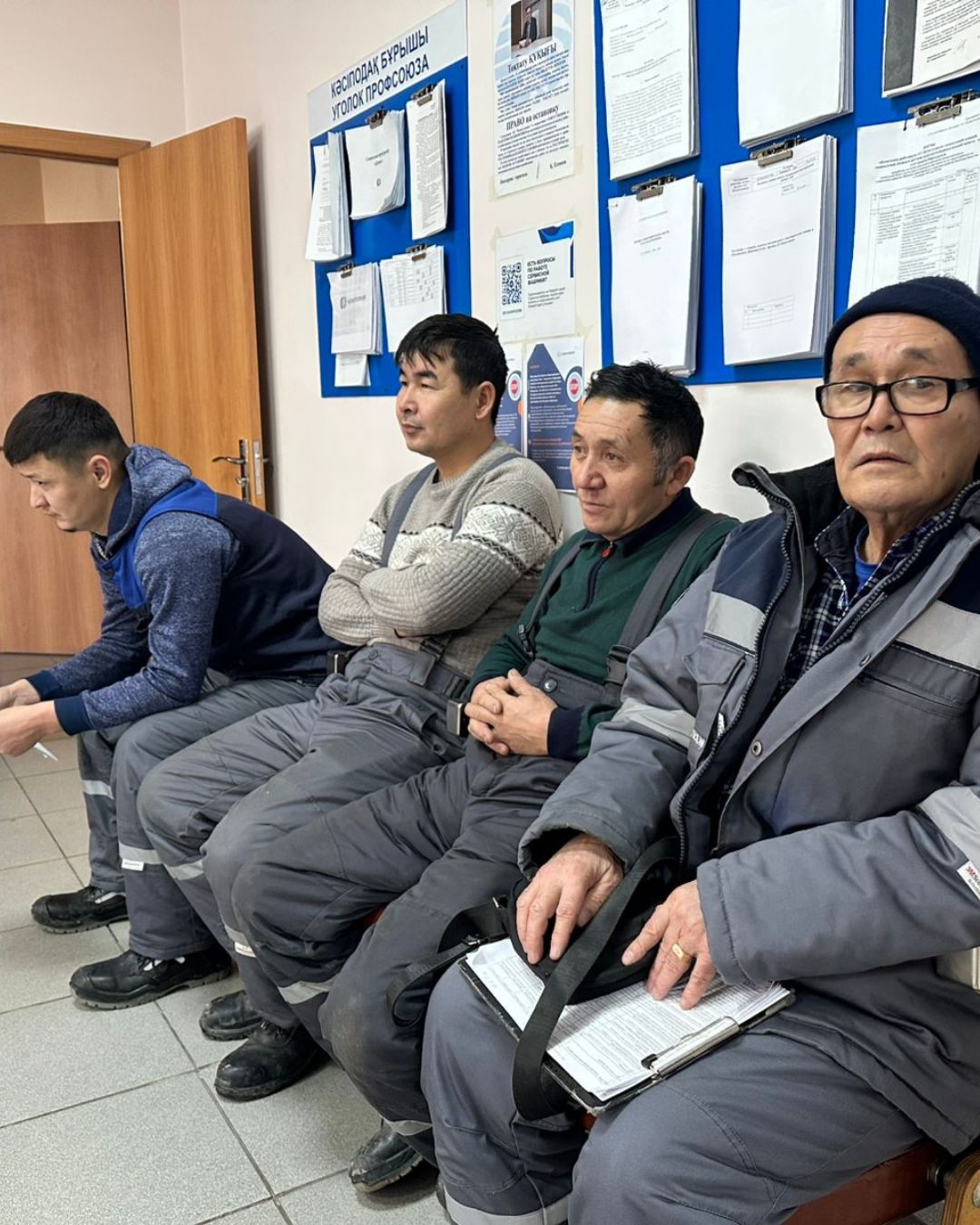 Шахтинск қаласының Ішкі саясат бөлімі мемлекеттік әлеуметтік тапсырыс аясында «Қазақтелеком» АҚ филиалының Орталық-аймақтық телекоммуникациялар дирекциясының Шахтинск желілік-техникалық цехы ұжымымен кездесу өткізді.