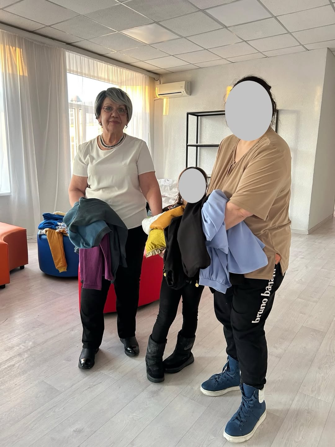 Charitable assistance in the form of clothing was provided to minors from families in the Kazybek Bi district who are in difficult life situations.