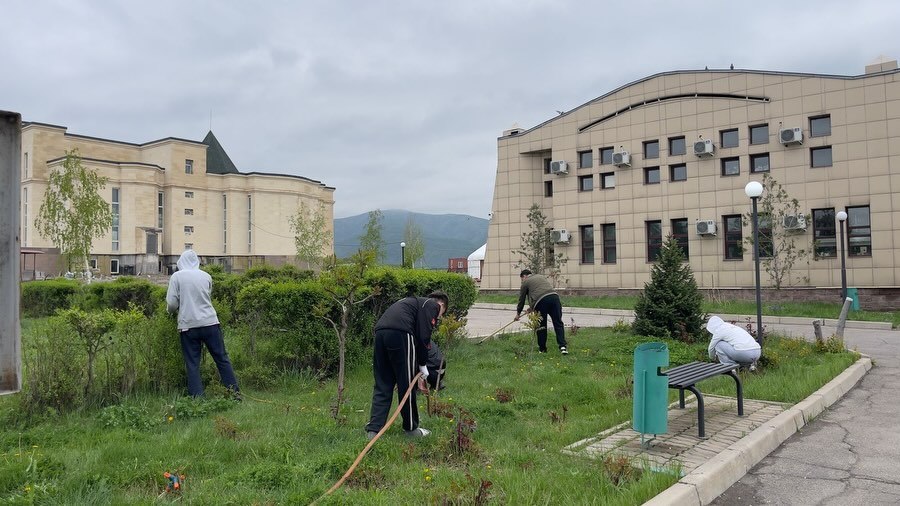 Today marks the Day for the Protection of Historical and Cultural Monuments. On this occasion, the Civil Alliance of Almaty region organized a cleanup campaign at the Issyk Museum site and, together with young volunteers, took part in this meaningful initiative.