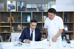 Discussing Hot Social Issues: Domestic Violence and Caring for HIV-Infected Children at a Meeting with Civil Organizations in Kazakhstan